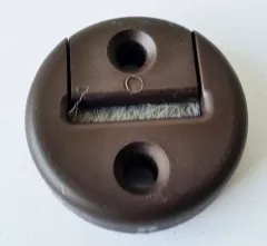 Gurtführung zum Aufschrauben rund für 22mm-Gurt, braun mit Bürsteneinsatz zum Einschieben